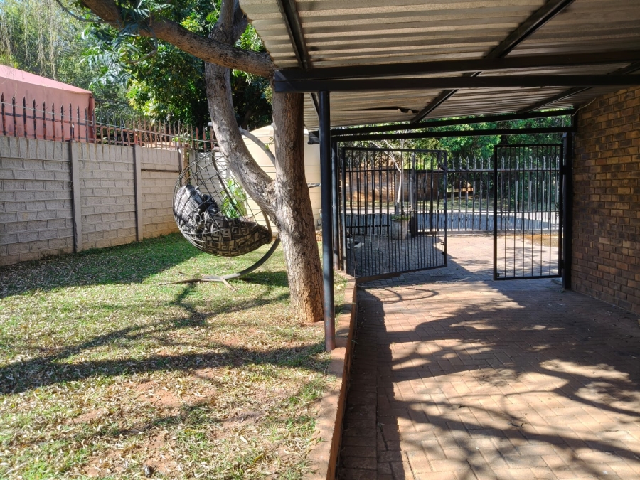 3 Bedroom Property for Sale in Safari Gardens North West